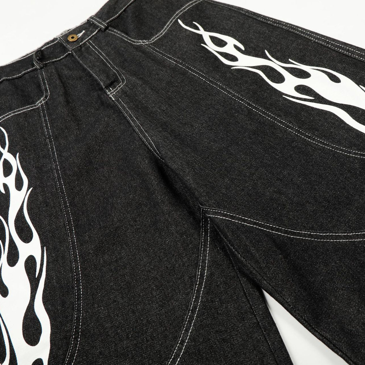 Bermuda "Flame Graphic" Denim